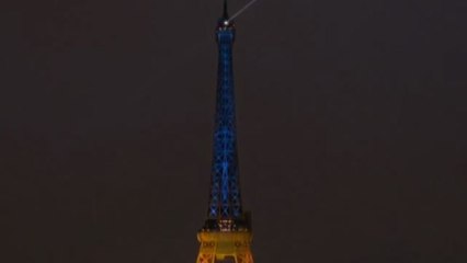 Un anno di guerra. Il mondo in giallo e blu per l'Ucraina