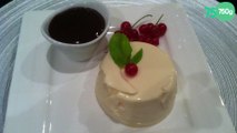 Blanc manger et coulis de fruits rouges