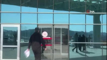 Randevu saatini kaçırdı, doktora saldırıp sekreterin boğazını sıktı