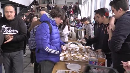 Öğrencilerden depremzedelere destek panayırı