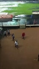 Raio atinge estádio durante tempestade e assusta torcedores