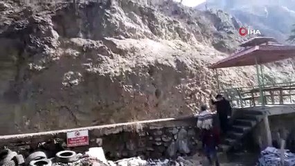 Son bir haftadır her gün heyelan oluyor! O anlar böyle kaydedildi