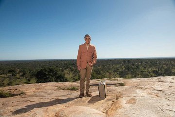 Eugene Levy, el antiviajero - Trailer © Apple TV+