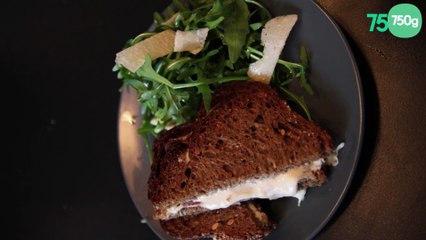 Croque messieurs du soir et sa salade de roquette, copeaux de parmesans par Morgan