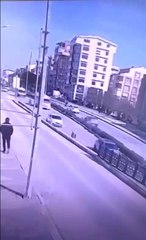 Okul bahçesine düşen aracın kamera görüntüleri ortaya çıktı