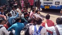 रीट भर्ती परीक्षा अभ्यर्थियों का बस नहीं मिलने का आरोप, किया हंगामा