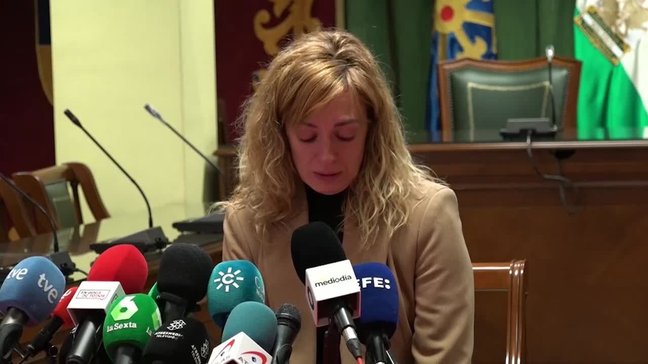 La alcaldesa de Maracena muestra su apoyo a la concejala secuestrada por su expareja