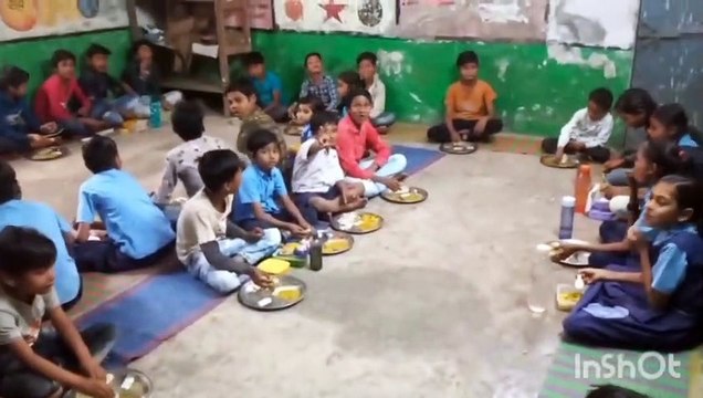 यह स्टोर रूम नहीें मध्यान्ह भोजन के किचिन हैं