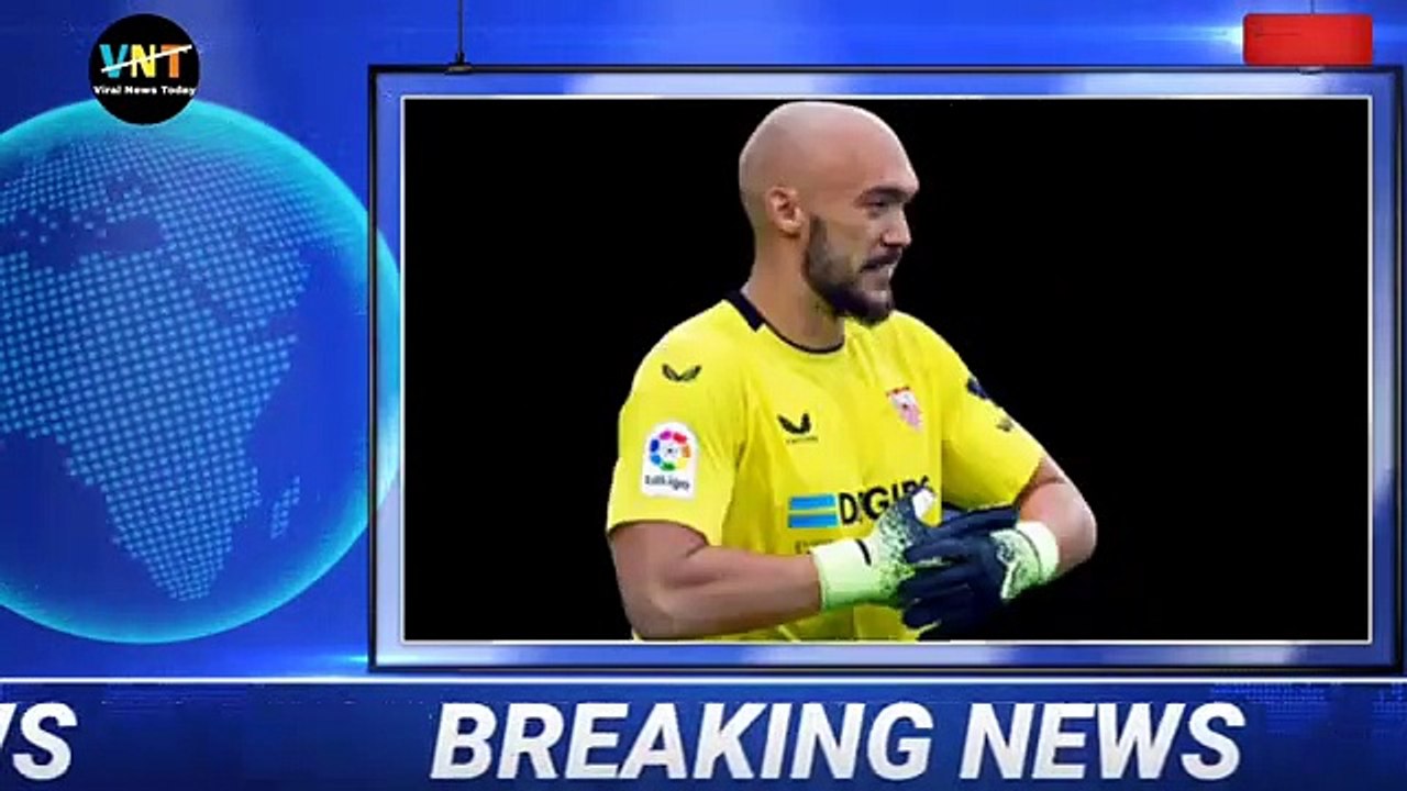 PSV_Fan_Tries_To_Attack_Sevilla_Goalkeeper_Marko_Dmitrovic_|_PSV_vs_Sevilla(360p)