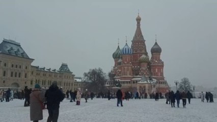 Un año después, los rusos aprenden a vivir en un país en armas