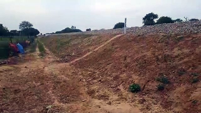 दौसा: पटरियों पर 100 किमी की रफ्तार से दौड़ा खुशियों का इंजन
