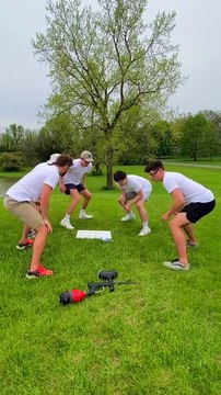 Un petit jeu entre potes très drôle mais un peu douloureux