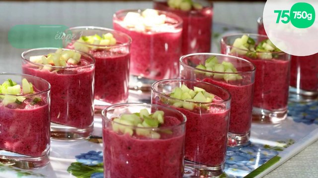 Gaspacho de betteraves rouges, amandes et yaourt de chèvre