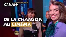 Juliette Armanet et Amélie Bonnin arrivent sur le tapis rouge des César 2023 - CANAL+
