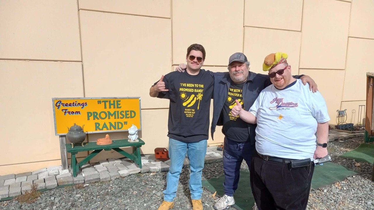 Raw Dogging at Randy the Hot Dog Guy in Hillside, New Jersey