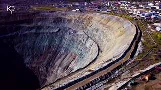 Tambang Berlian Terbesar Kedua di Dunia Ini Tidak Boleh Dilintasi Helikopter - Mirny Mine