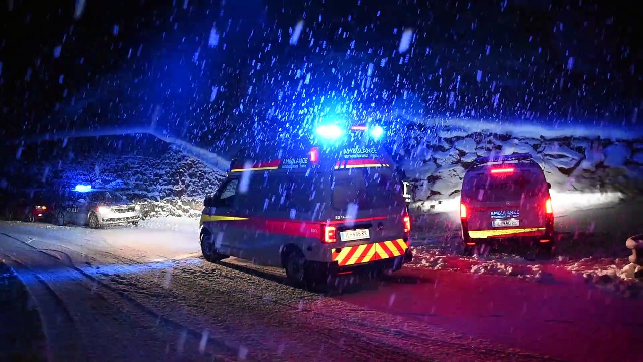 Unfall auf Schneefahrbahn in Finkenberg