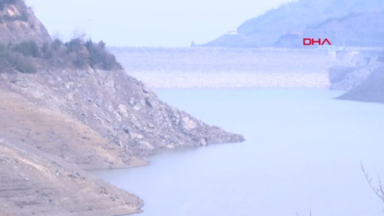 Geçen yıl dolunca kapakların açıldığı Yuvacık Barajı'nda su seviyesi yüzde 27