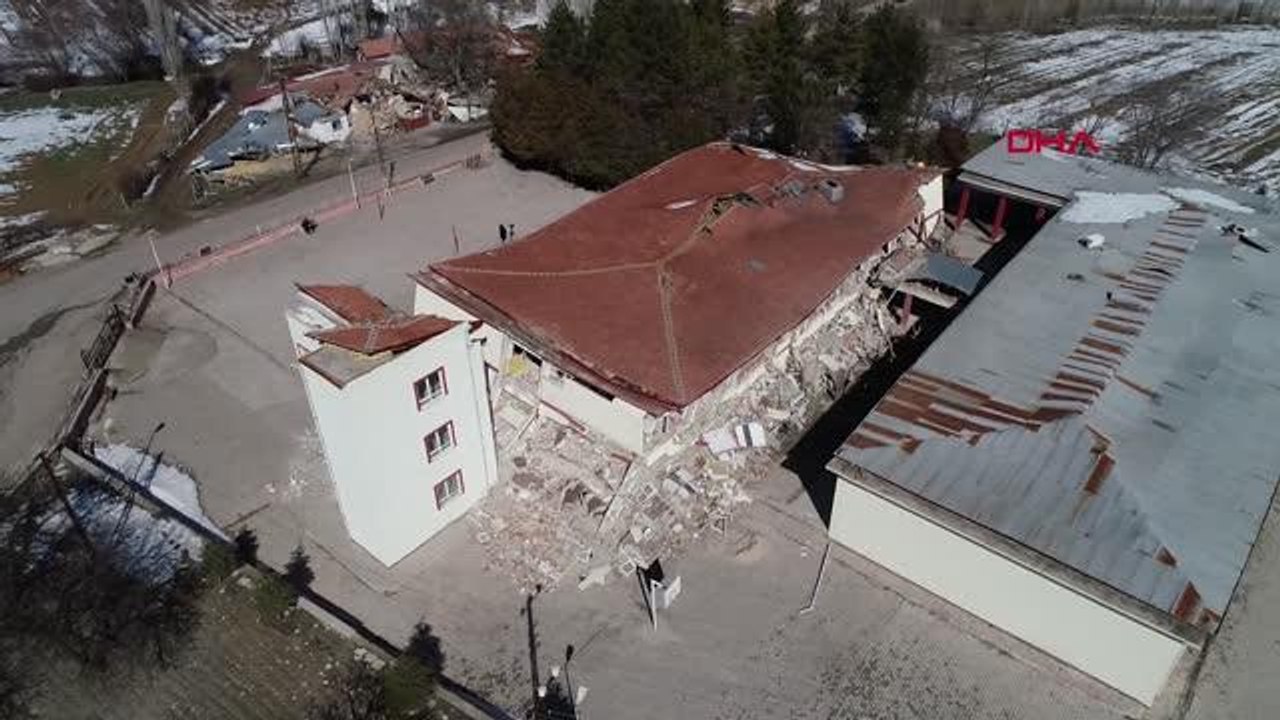 MALATYA'DA GÜÇLENDİRME YAPILAN OKULLAR YERLE BİR OLDU