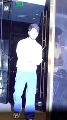 Shahid Kapoor येलो टी-शर्ट में दिखे बेहद शानदार