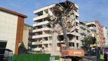 1999 Marmara depreminde hasar almıştı, 24 yıl sonra yıkımına başlandı