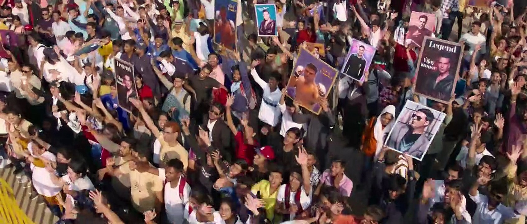 SELFIEE Official Trailer _ Akshay Kumar, Emraan, Nushratt, Diana _ Raj Mehta _ In Cinemas Feb 24