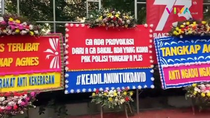 Polres Jaksel Mendadak Dipadati Karangan Bunga