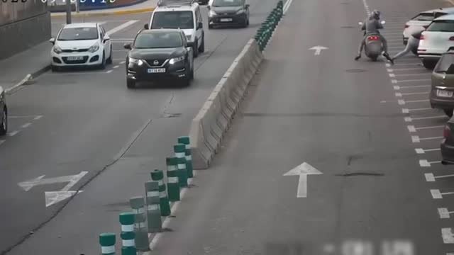 Dos detenidos por robar a punta de pistola a una mujer en Valencia