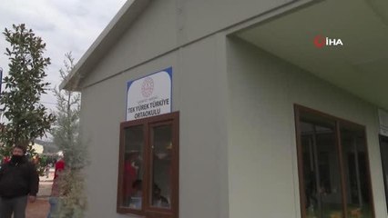 Diyanet İşleri Başkanı Erbaş, Nurdağı'nda konteyner kenti ziyaret etti