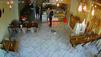 5.3 büyüklüğündeki deprem kamerada