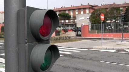 Скачать видео: El Ayuntamiento de Salamanca instala semáforos acústicos para peatones con discapacidad visual