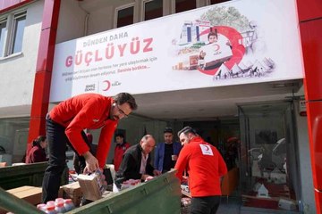 Kızılay afet bölgesinden tahliye edilen afetzedelerin ihtiyaçlarını karşılıyor