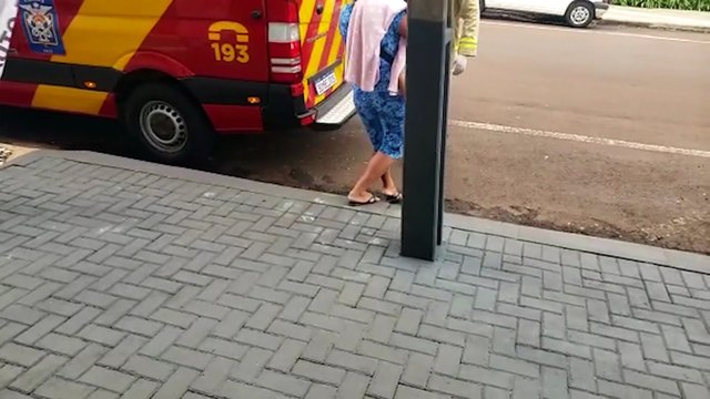 Criança sofre queda e precisa ser socorrida pelo Siate