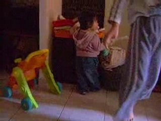 mailinh marche et se déplace seule