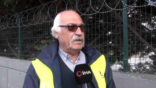 Deprem bölgesine iş makinesini yetiştirmek için hızla giden tırın şoförü konuştu