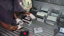Ocupan 92 paquetes presumiblemente cocaína escondidos en nevera de contenedor