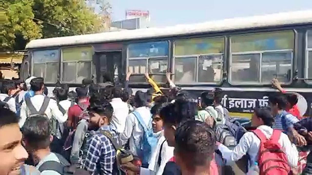 रीट परीक्षा में बैठे 96 प्रतिशत छात्र, बस स्टैण...