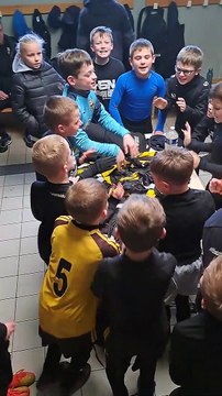 Crie Guerre des U10A et U10B Après leurs 2 belles Victoires ce Matin en Championnat !!! Tous Unis!!!