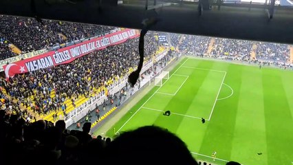 Tribünler 'istifa' çağrısıyla inledi