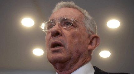 A Petro lo llamaron “guerrillero” y expresidente Uribe pidió respeto: “Ningún insulto para él”