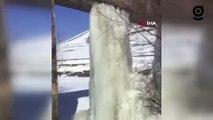 Tufanbeyli'de dev buz sarkıtları oluştu