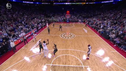 Tải video: So close! Embiid denied by the buzzer in Celtics thriller