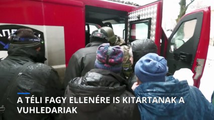 Vuhledárban már nincs víz, áram, se fűtés, a lakosok mégis kitartanak