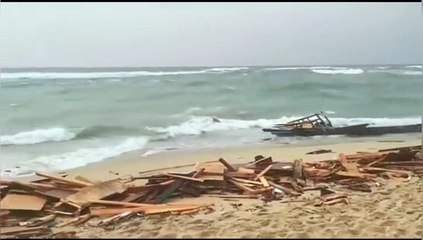 Naufragio davanti alle coste di Crotone, i primi soccorsi - Video