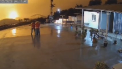 Скачать видео: Deprem anının yeni görüntüleri ortaya çıktı