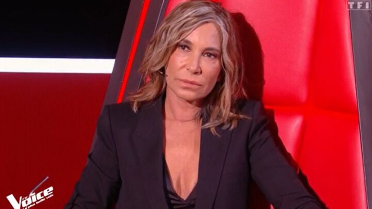 VOICI : The Voice : Zazie émue aux larmes par un candidat qui a failli mettre fin à ses jours