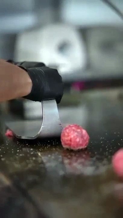 Así se preparan las 'smash burger' en Two Patties