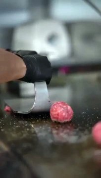 Así se preparan las 'smash burger' en Two Patties