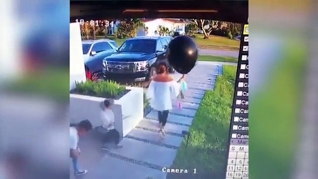 Australia, il bimbo rovina la sorpresa della mamma