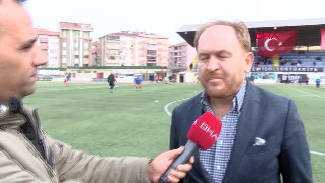 SPOR Depremzedeler yararına oynanan maçta, sahaya atkı ve oyuncaklar atıldı